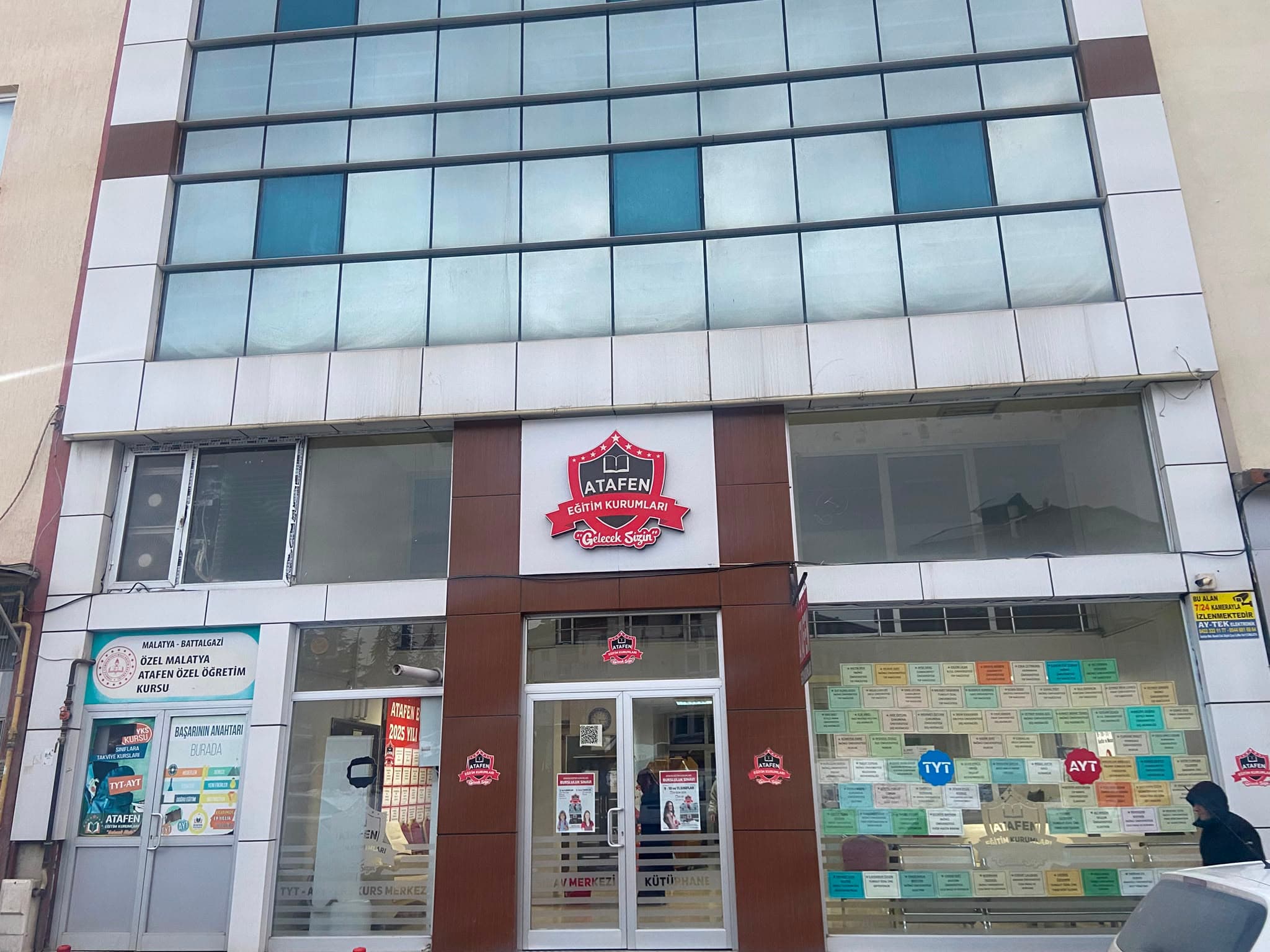 Atafen Eğitim Kurumları bina dış cephesi