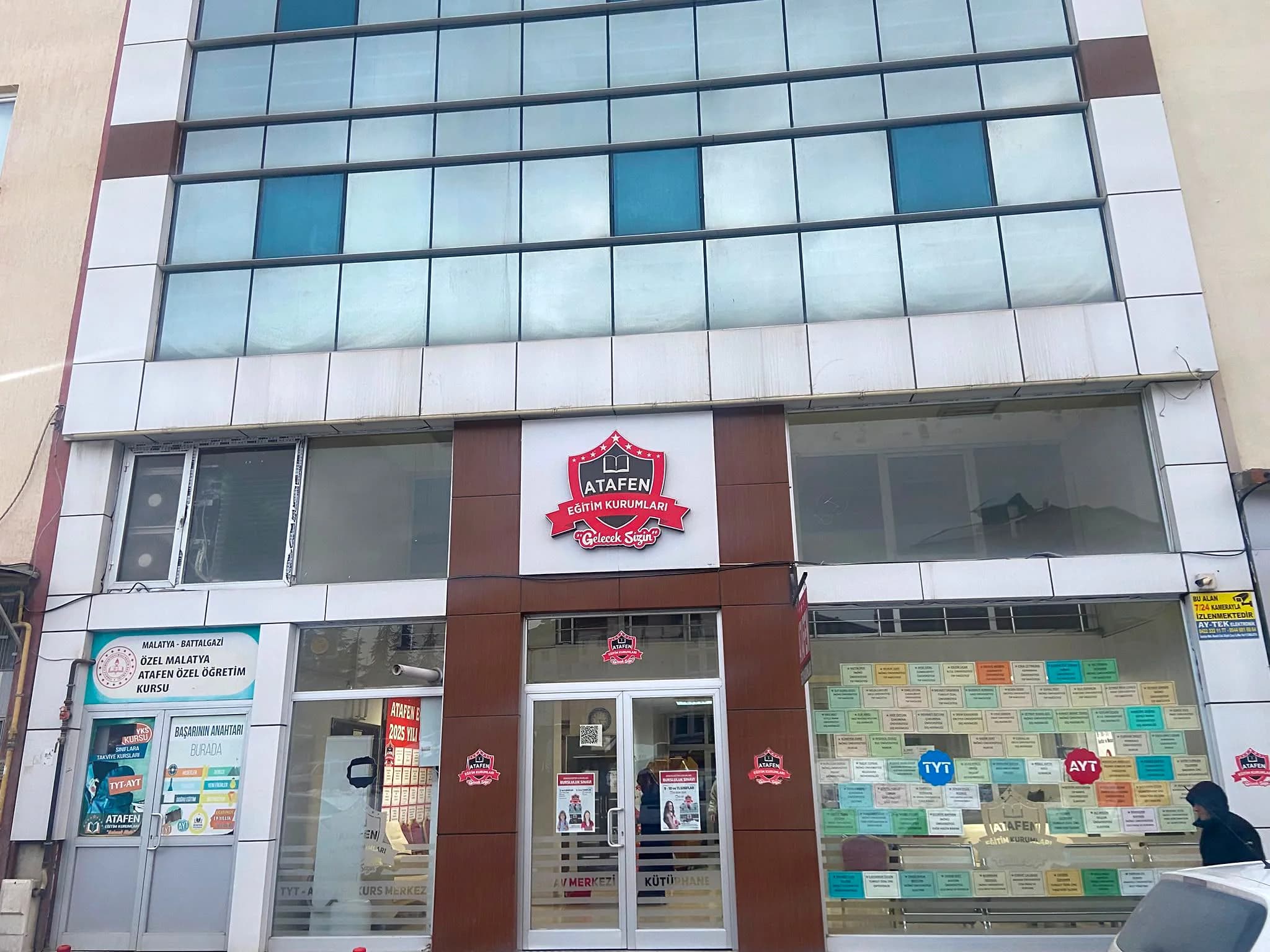 Atafen Eğitim Kurumları bina dış cephesi